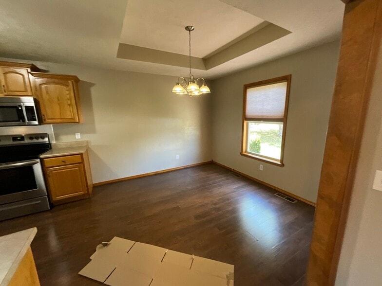 Building Photo - 740 Jefferson Ct