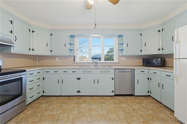 Building Photo - 111 Beach Rd