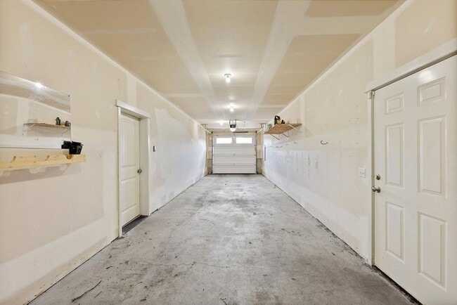 Building Photo - 3 bedroom 2 bath Home for Rent in Yelm!