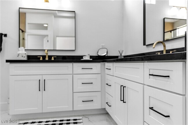 Building Photo - 9513 Villa Ridge Dr