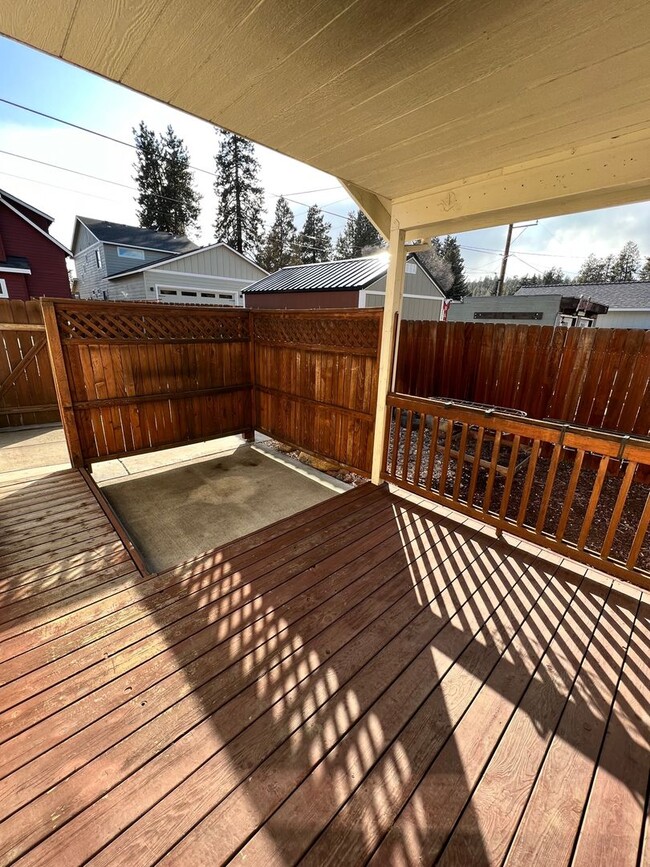 Building Photo - Three Bedroom House on Bend's West Side with RV Parking