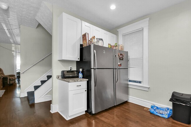 Building Photo - 1508 Summit St