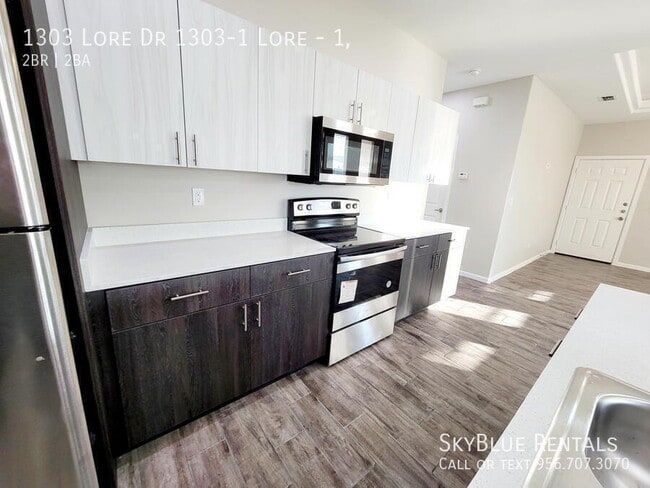 Building Photo - 1303 Lore Dr