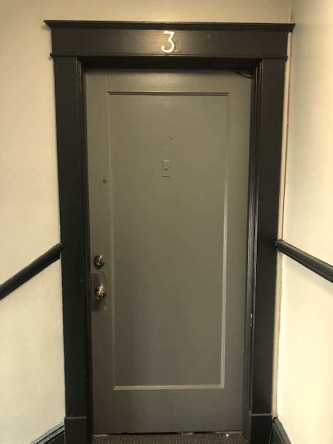 Building Photo - OMO3511-LM