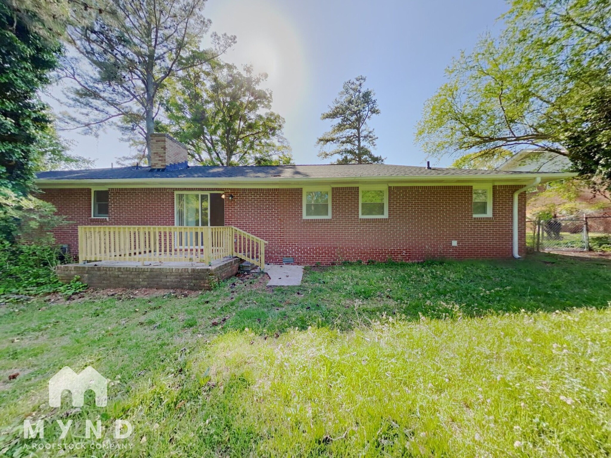 Building Photo - 2728 Columbia Dr