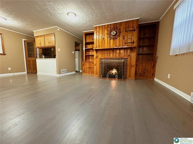 Building Photo - 1103 N Van Buren St