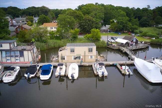 Building Photo - 149 C Riverside Dr