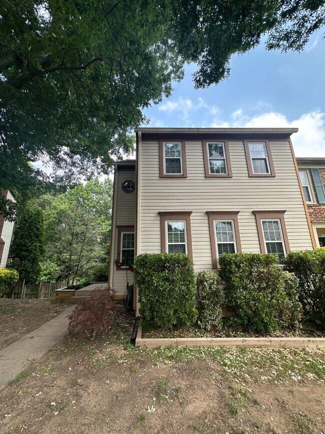 Building Photo - 11928 Sentinel Point Ct