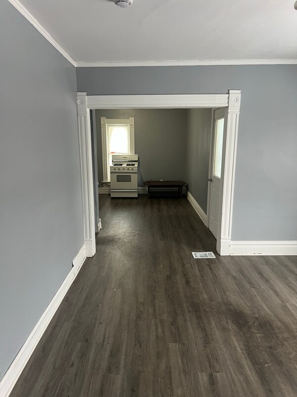 Building Photo - 1221 9th St