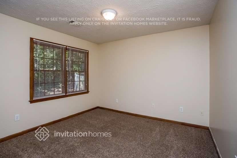 Building Photo - 608 Windsor Dr SE