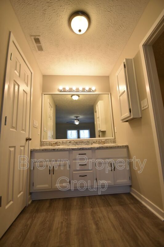 Building Photo - 5817 Horton Pl