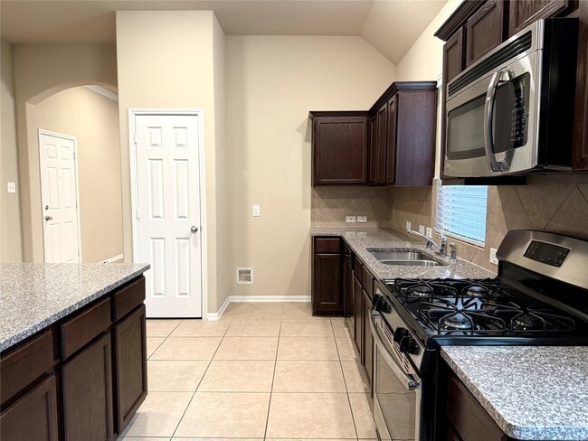 Building Photo - 21907 Cascade Hollow Ln