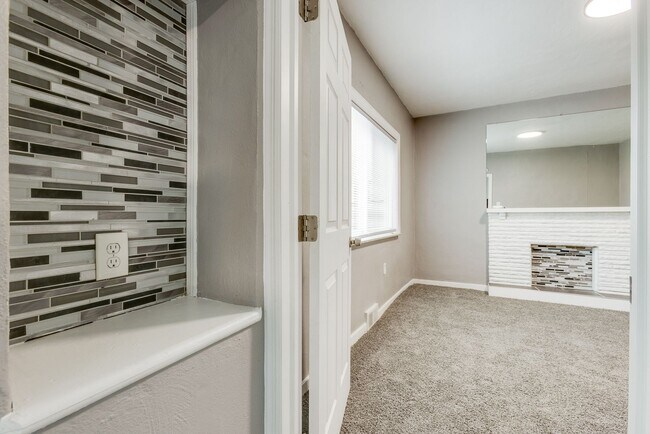 Building Photo - 311 Boggs Ave