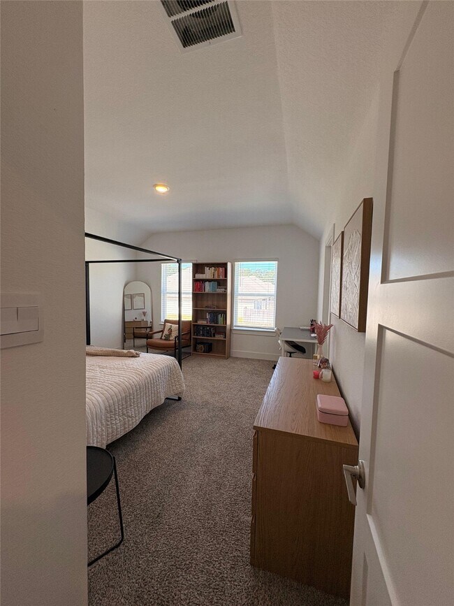 Building Photo - 13712 Moss Lake Ln