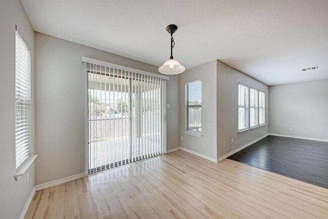 Building Photo - 1302 Casa Blanca Cove