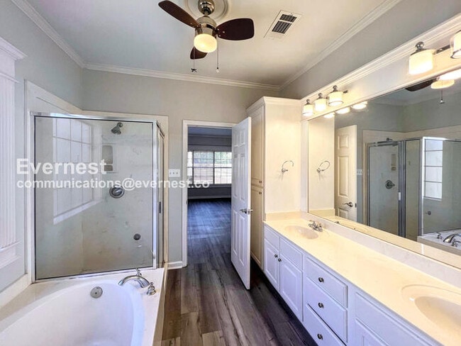 Building Photo - 2411 Stoney Creek Dr