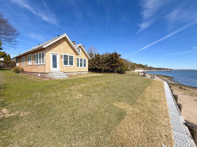 Building Photo - 6 Bay Rd