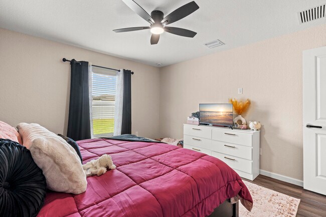 Building Photo - 701 Carlyle Wy