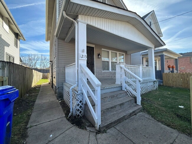 Building Photo - 1215 Sullivant Ave