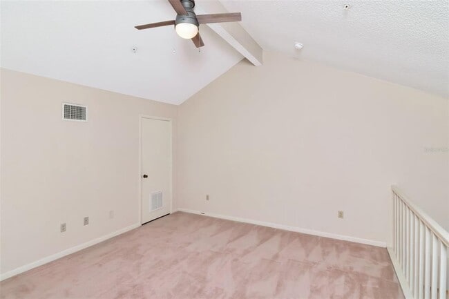 Building Photo - 320 Island Way
