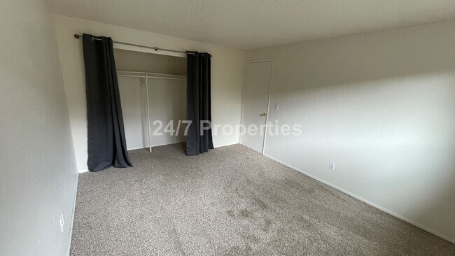 Building Photo - Newly Remodeled 2BD I 1BA with AC! - Near ...