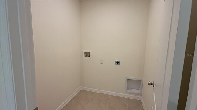 Building Photo - 504 Taylor Grvs St