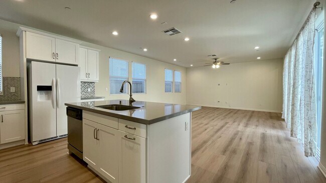 Building Photo - Single-Level 3-Bedroom House in Righetti Ranch with Air Conditioning
