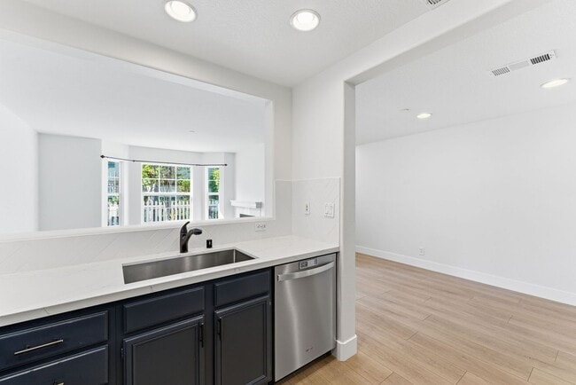 Building Photo - Charming Three Vines Condo with Fresh Upgrades