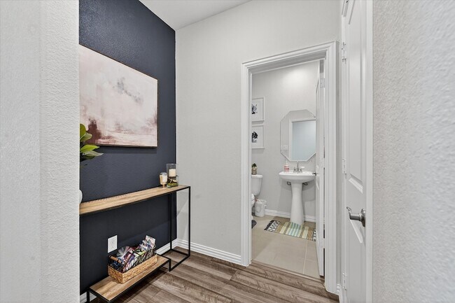 Building Photo - 210 Briarwood Ln