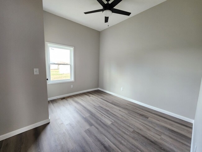 Building Photo - Spacious 3-Bedroom, 2-Bathroom Home AVAILABLE NOW!!