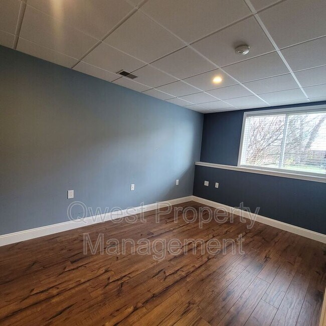 Building Photo - 79 River St