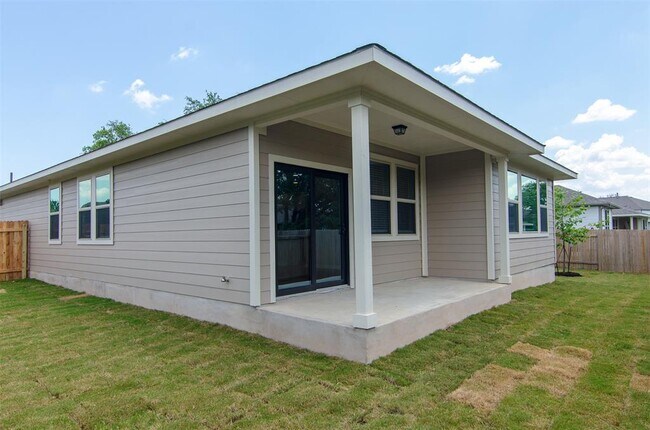 Building Photo - 905 Olive Creek Dr