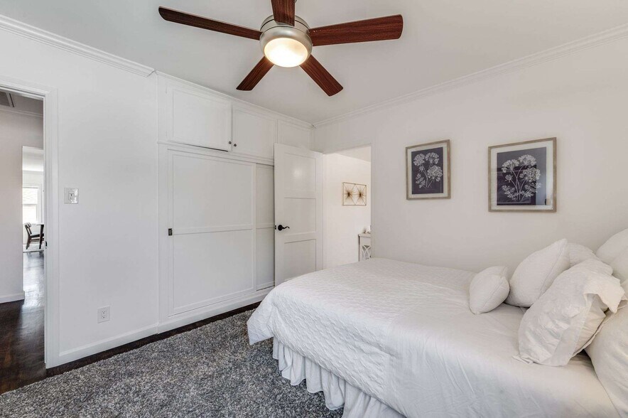 Building Photo - 6901 Bertrand Ave