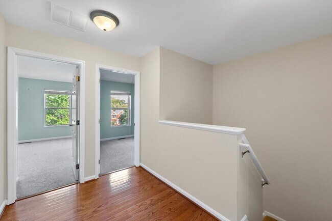 Building Photo - This move-in ready, professionally cleaned 3-bedroom, 3.5-bathroom townhouse in Reston Town Cente...