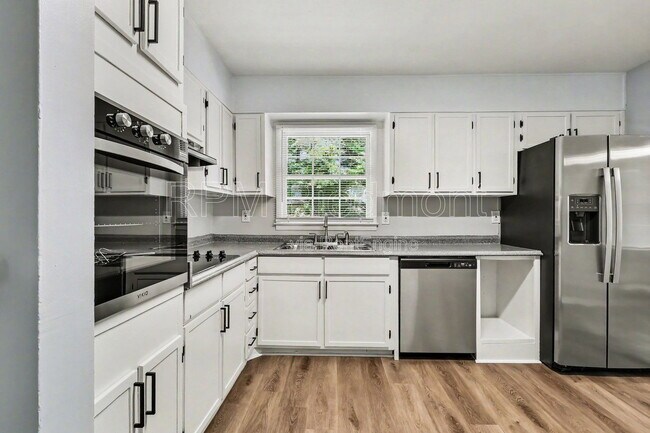 Building Photo - 2642 Hatfield Cir SE