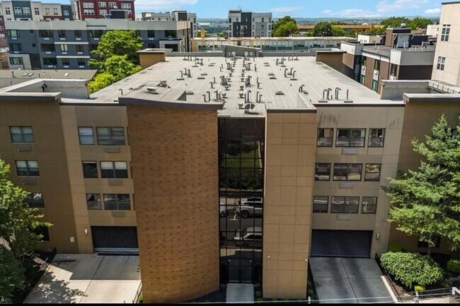 Building Photo - 5711 Jefferson St