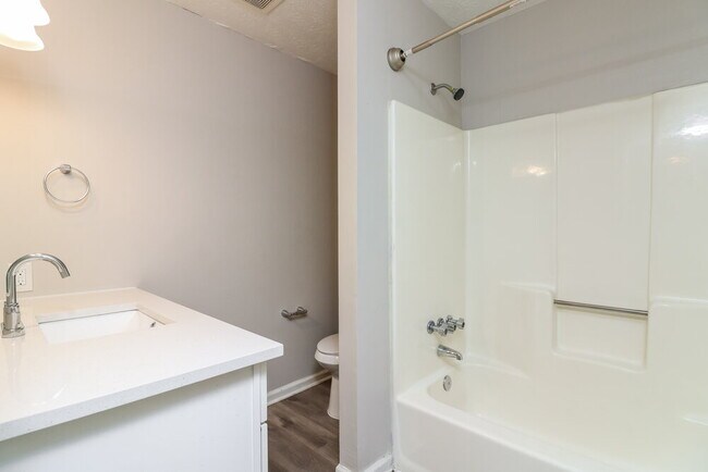 Building Photo - 3035 Sumit Wood Dr NW