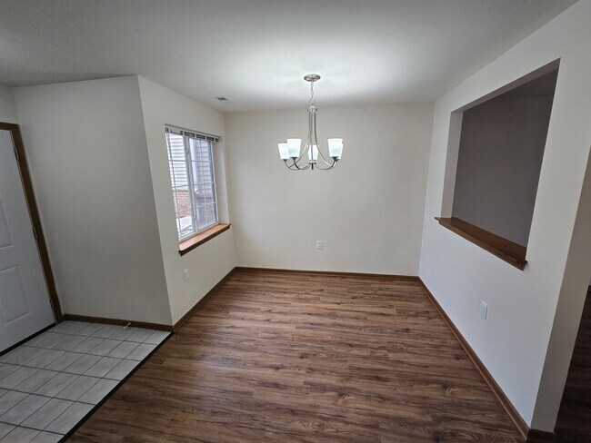 Building Photo - 1001-1017 Rockefeller Ln