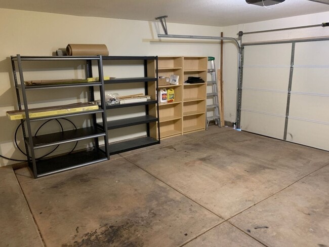 Building Photo - 4BD/2BA/2CG 1900 sf in Canyon de Flores subdivision, Sierra Vista, AZ