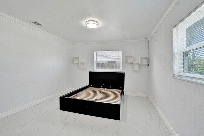 Building Photo - 855 NW 80th Terrace