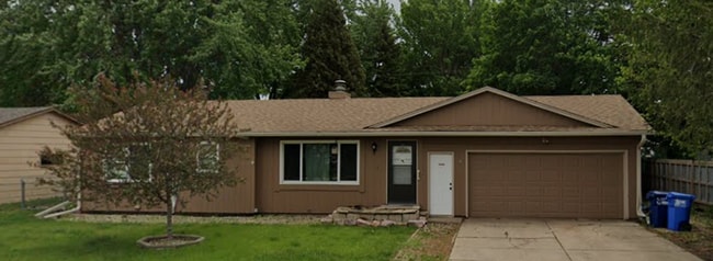 Primary Photo - 5 bedroom 3 bathroom!