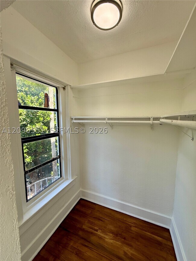 Building Photo - 1319 Meridian Ave