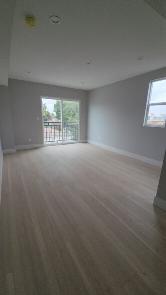 Building Photo - 5729 Klump Ave