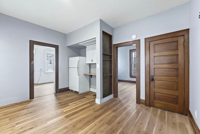 Building Photo - Move-In Ready with Bonus Storage Space!