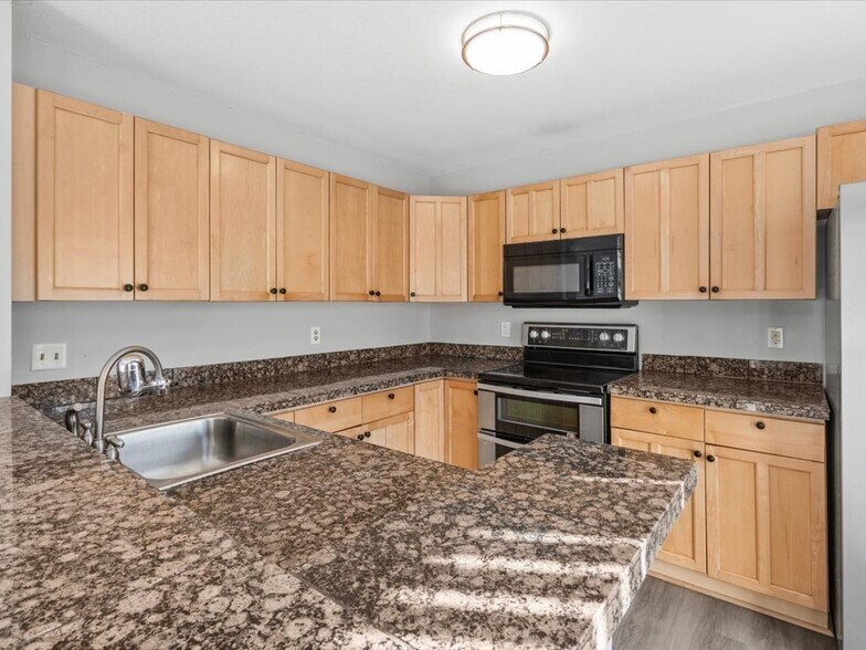 Building Photo - 11553 Hill Meade Ln