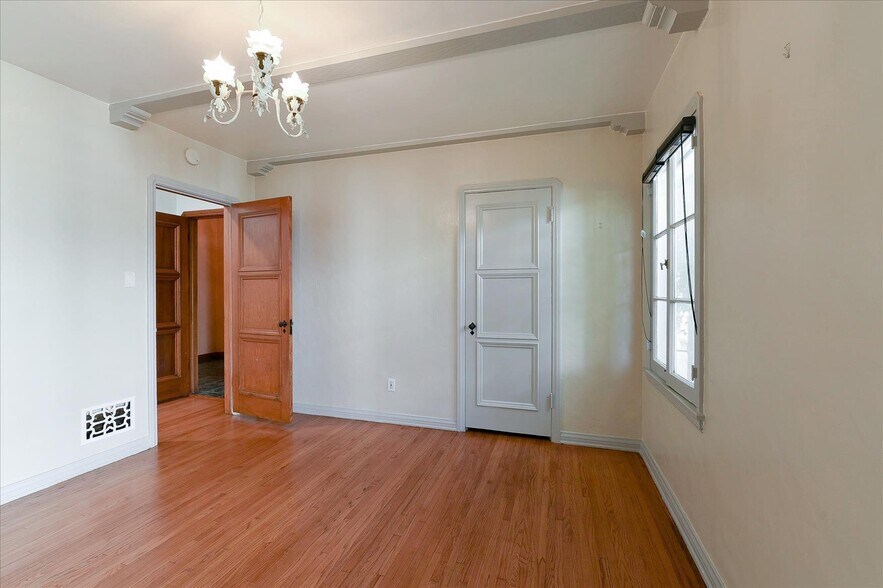 Building Photo - 1136 S Spaulding Ave