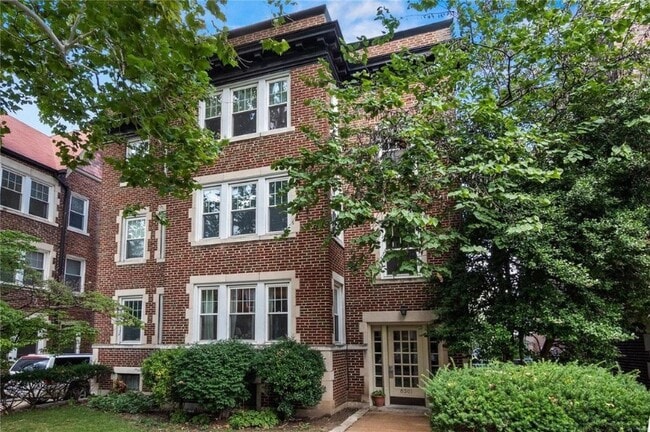 Building Photo - 6301 Southwood Ave