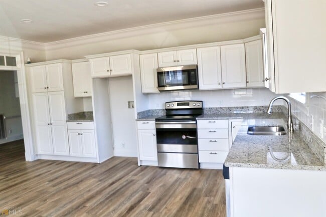Building Photo - 507 Cherry Ave
