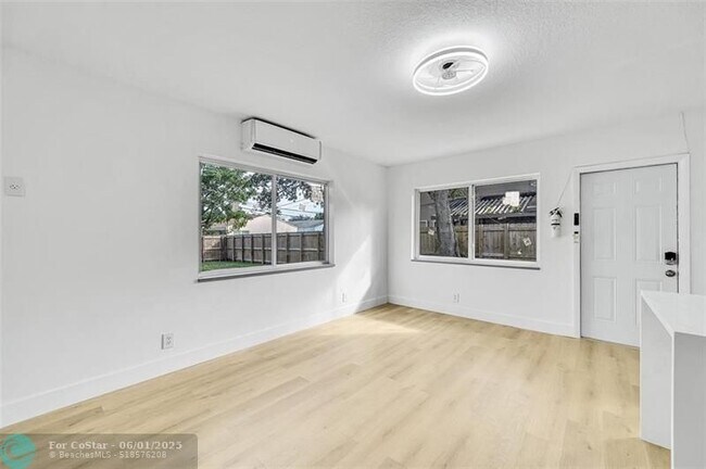 Building Photo - 513 SW 15th St
