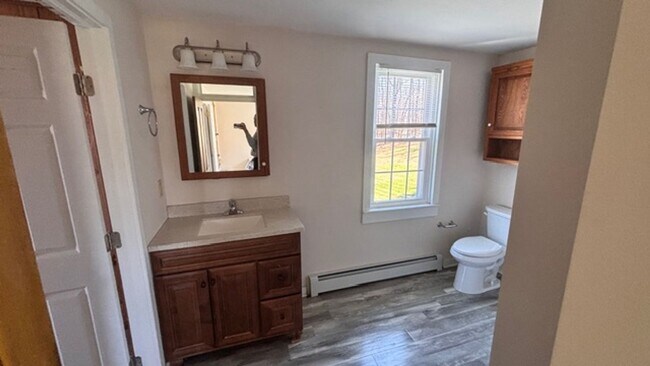 Building Photo - $1,600 Farmhouse Palmyra 4 bedroom 1.5 bath